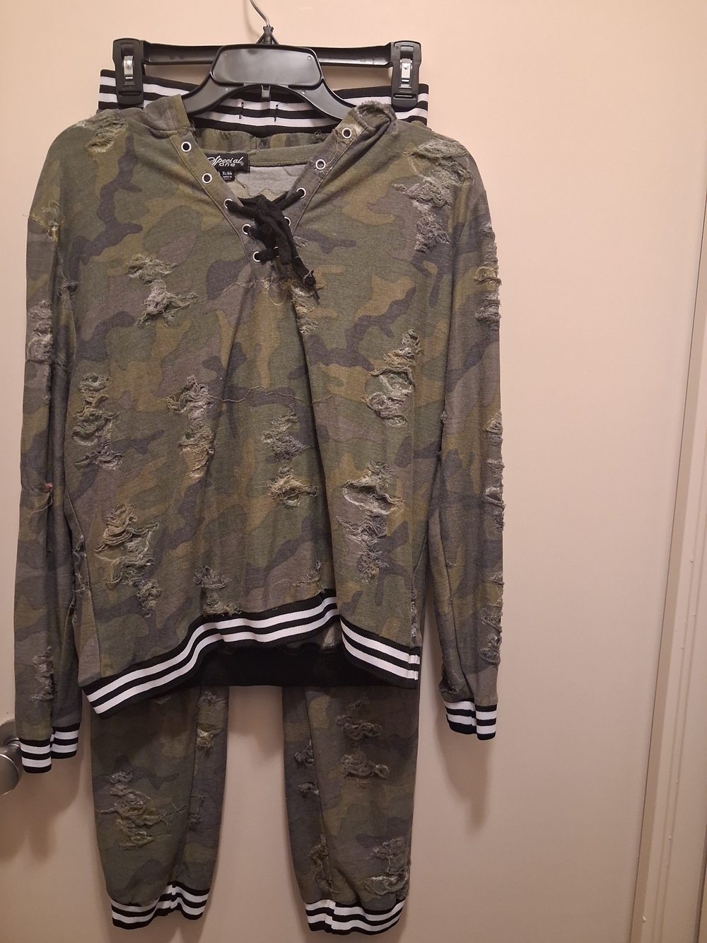 Camo Lace-Up Hooded Outfit - Olive Green